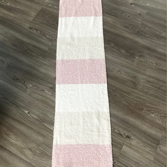 Brand new GENTLE FAWN scarf - Beautiful and super soft - Picture 5 of 5